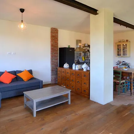 3 Bedroom Cozy In Prázdninový dům *